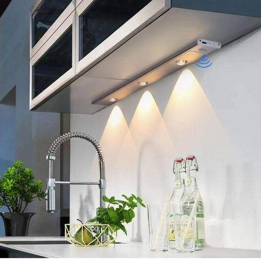 LumBar Sensor 50 – Luz LED Moderna con Sensor